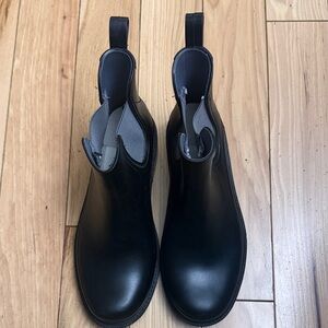 Black Chelsea Boots